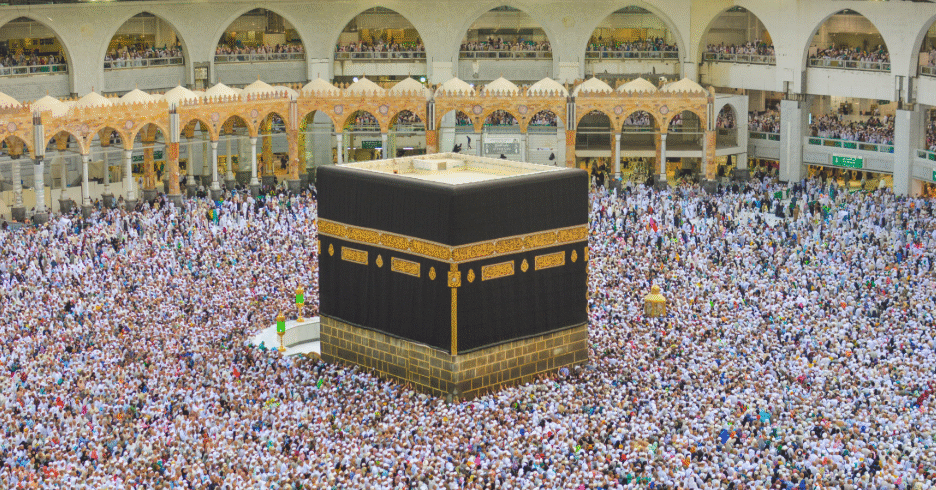 A large crowd of pilgrims performing Tawaf around the Kaaba at Masjid al-Haram, highlighted for the Best Makkah Tour Package.